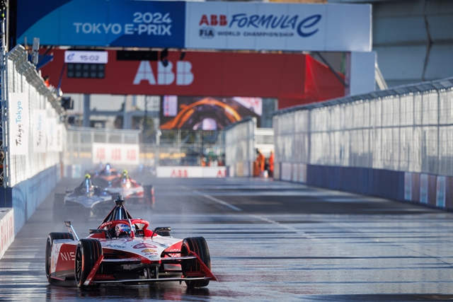 Nissan Formula E Takımı ilk Tokyo E-Prix'sinde tarihi Pole Pozisyonu ve podyum derecesi elde etti