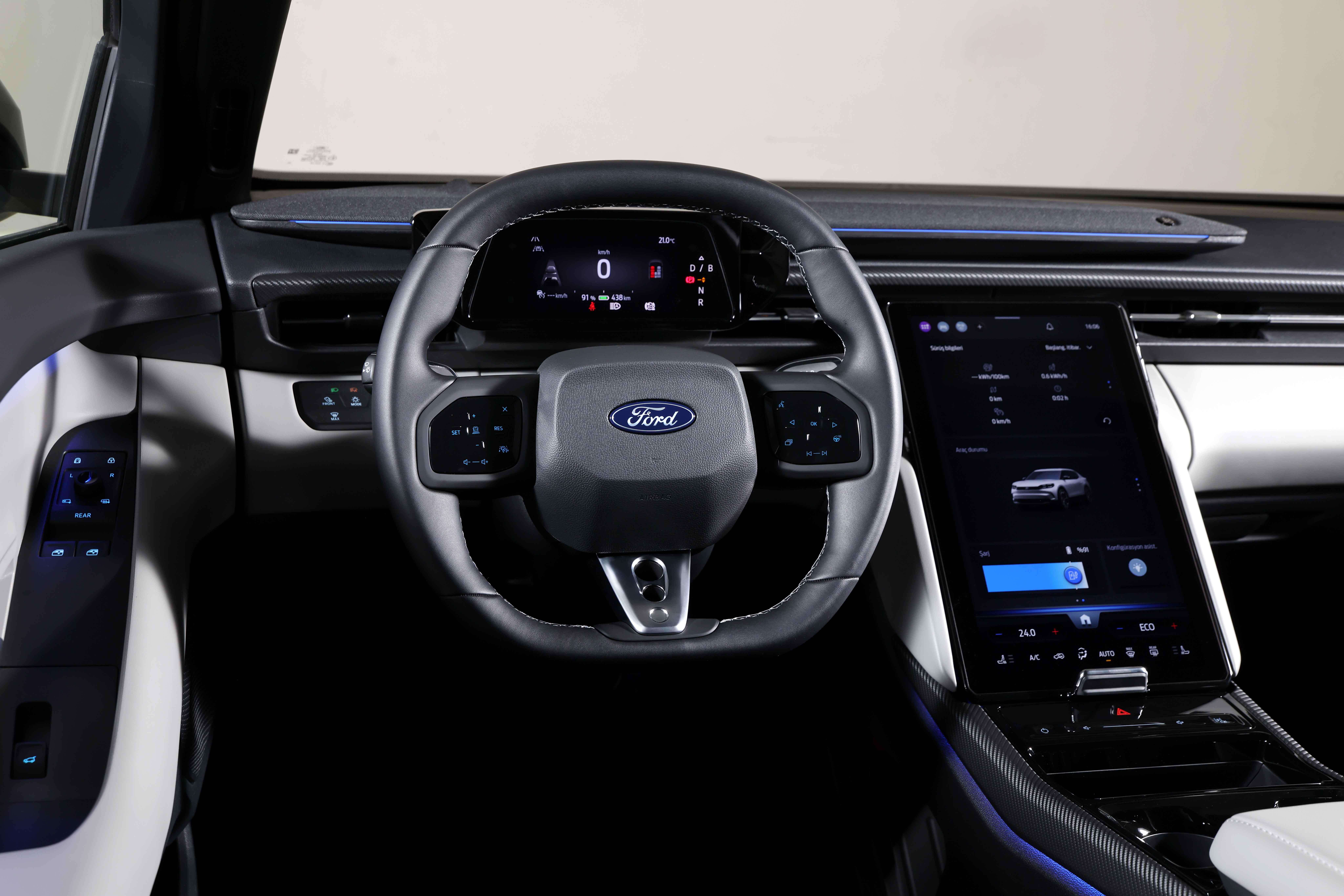 Elektriğin Ford Çağı Başlıyor:  Ford Türkiye Sıradışı Elektrikli Yeni Binek ve Ticari Araçlarını Tanıttı