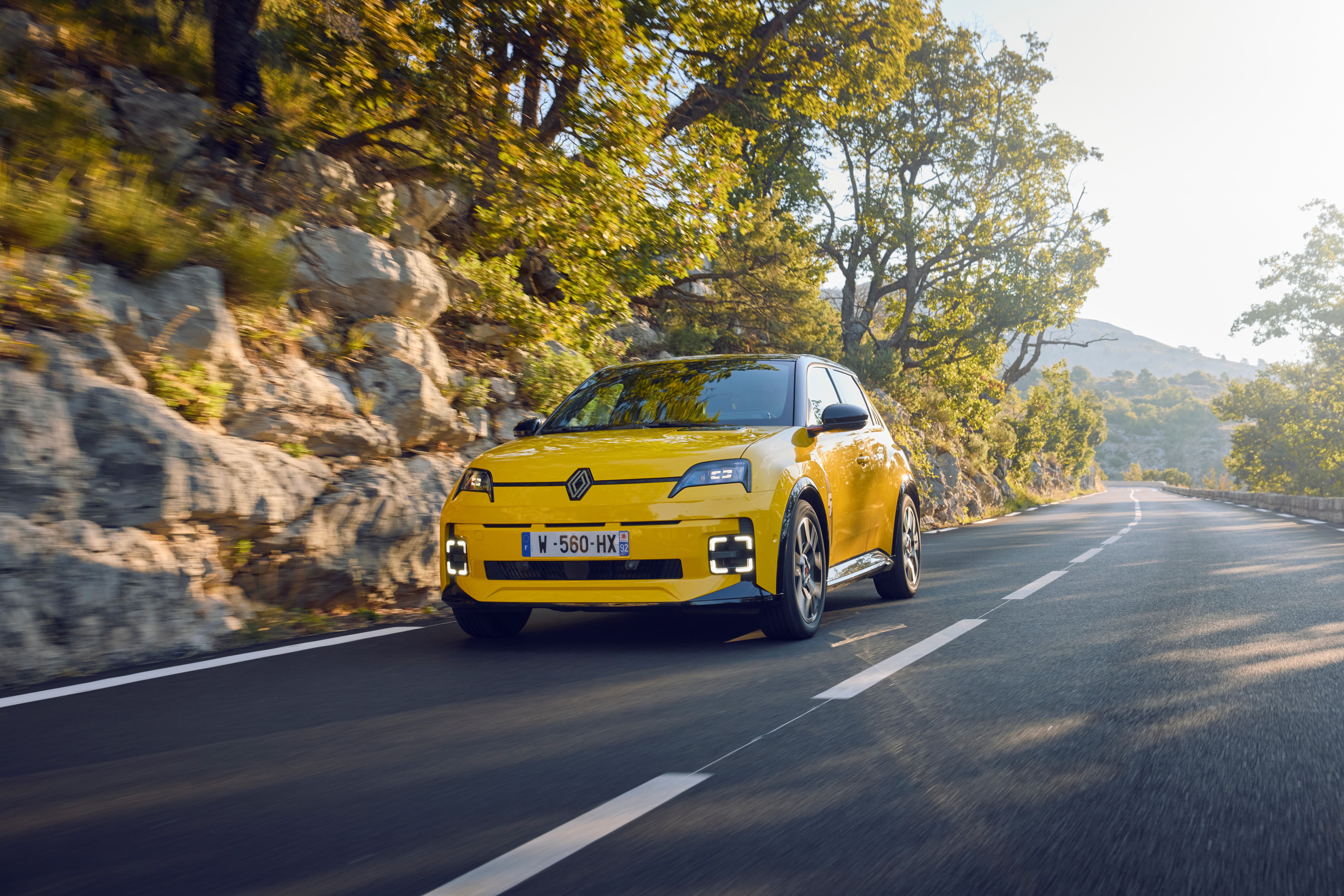 Renault R5 Continental EcoContact 6 Q İle Yollarda