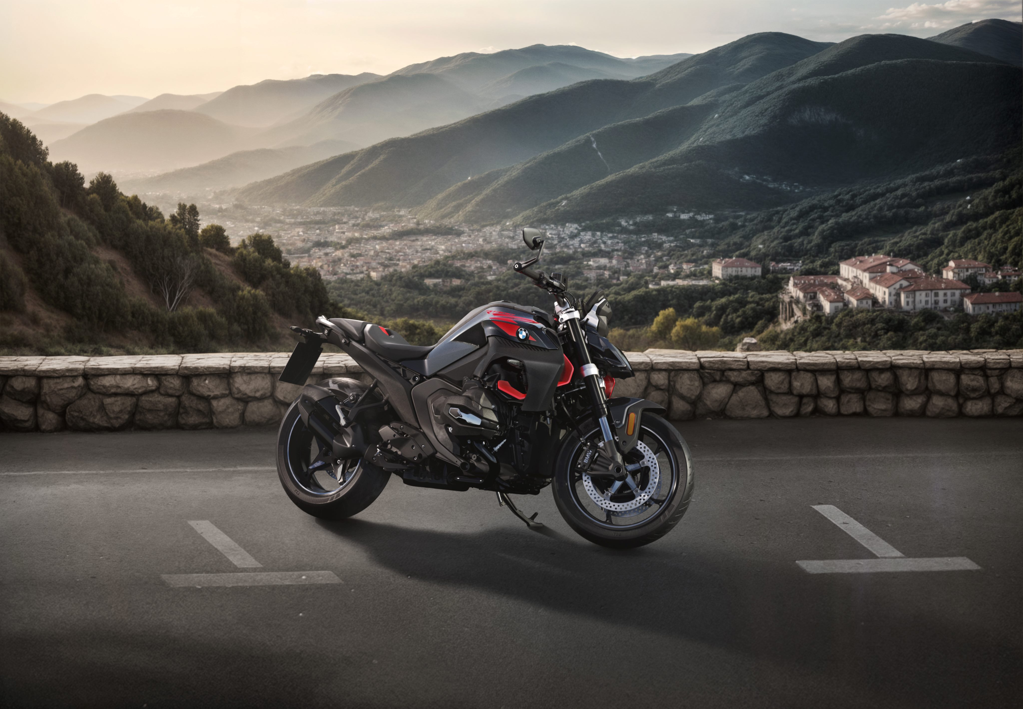 BMW Motorrad Yenilenen R 1300 Ailesi Modellerini Tanıttı