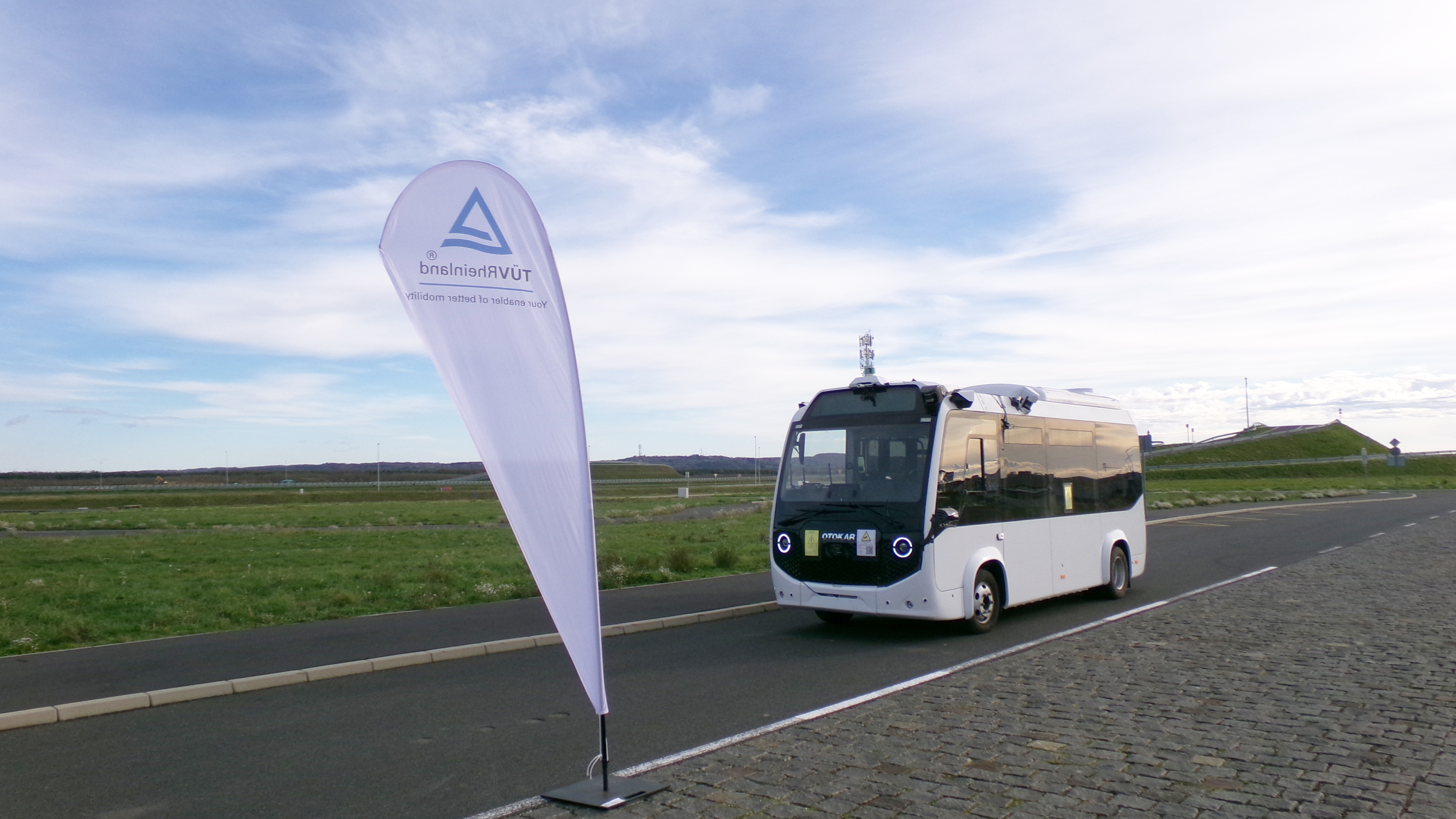 OTOKAR'IN OTONOM e-CENTRO'SU,  TÜV RHEINLAND TESTLERİNİ BAŞARIYLA GEÇTİ