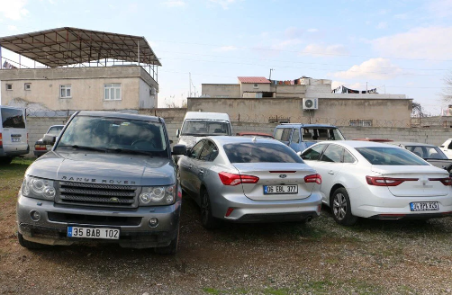 80 milyon lira değerindeki araçlar otoparkta çürüyor
