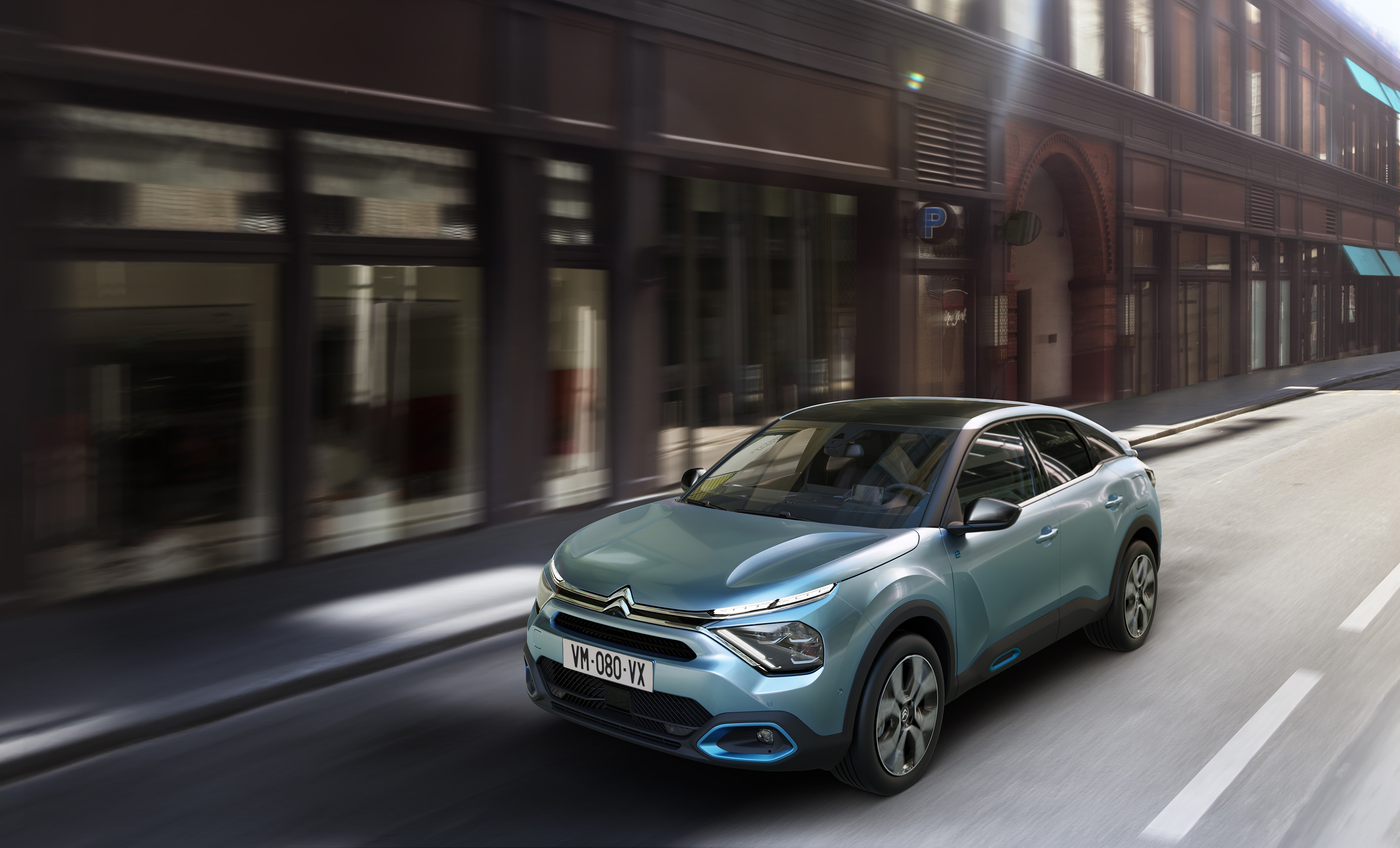 CITROËN Ë-C4 LANSMANA ÖZEL FARK YARATAN FİYATIYLA TÜRKİYE’DE!