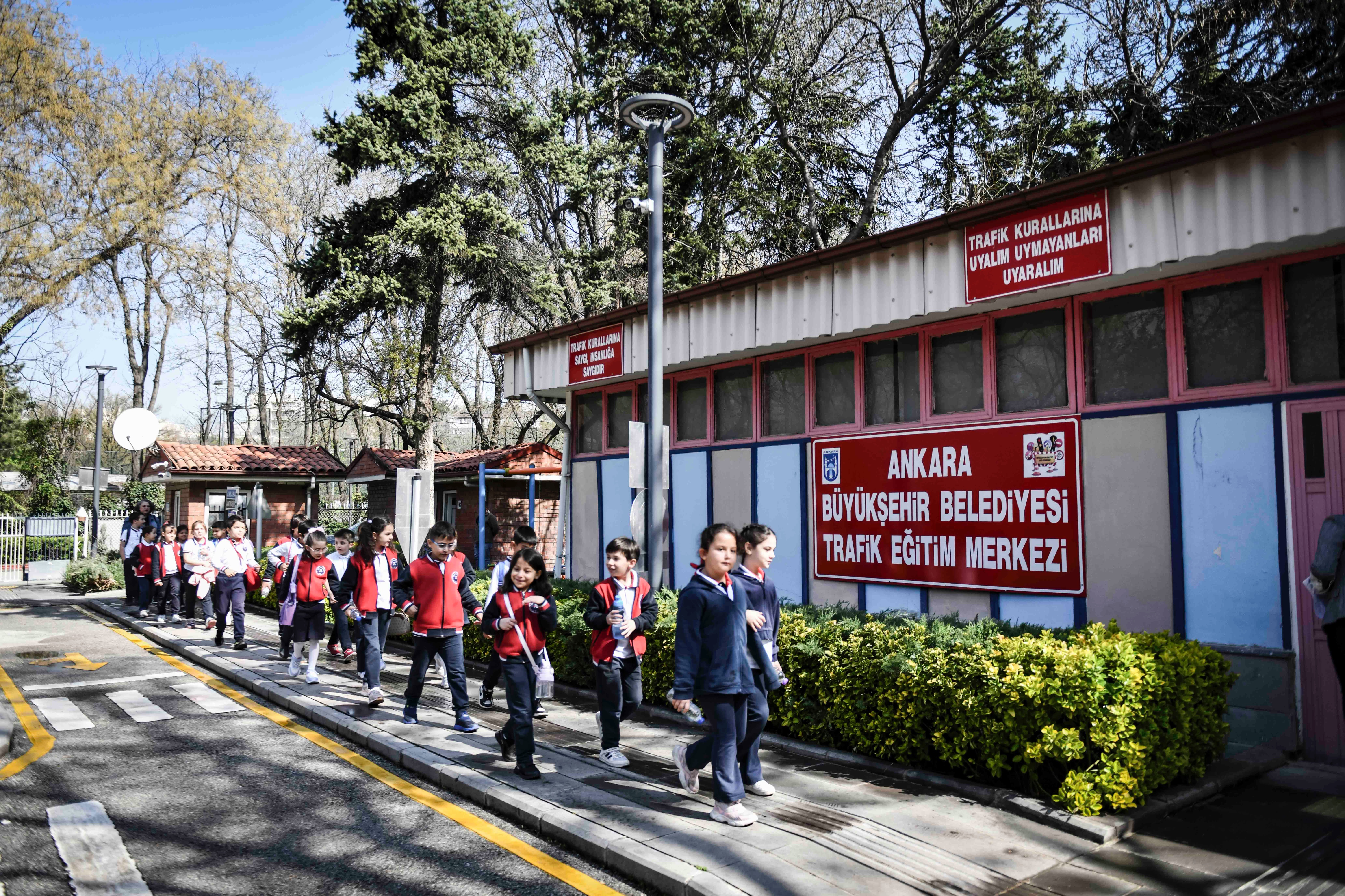 BAŞKENTLİ MİNİKLER TRAFİĞİ EĞLENEREK ÖĞRENİYOR