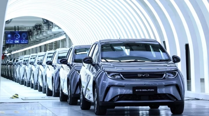 Çin, elektrikli araç satışlarında dünyanın geri kalanını ikiye katladı