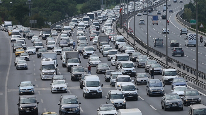 Trafiğe kayıtlı araç sayısı yüzde 63,8 arttı